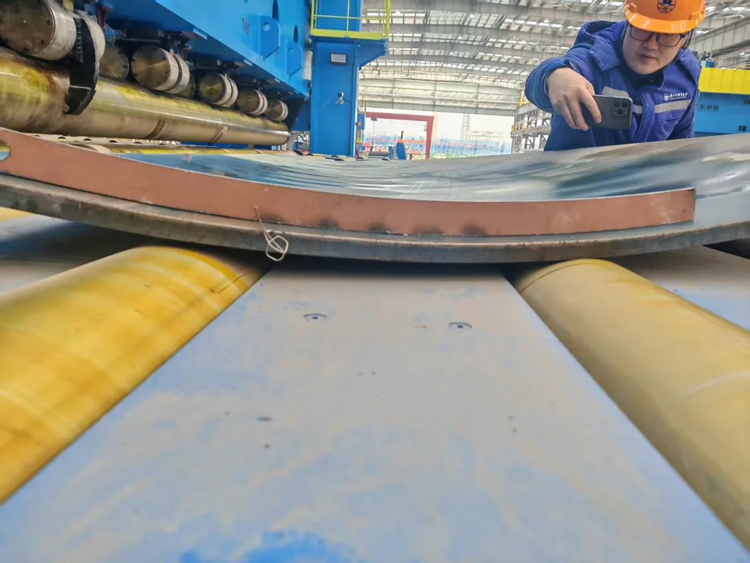 Metal Processing Marine Grade Steel Servo Control Industrial Equipment equipment application at Hualu Equipment