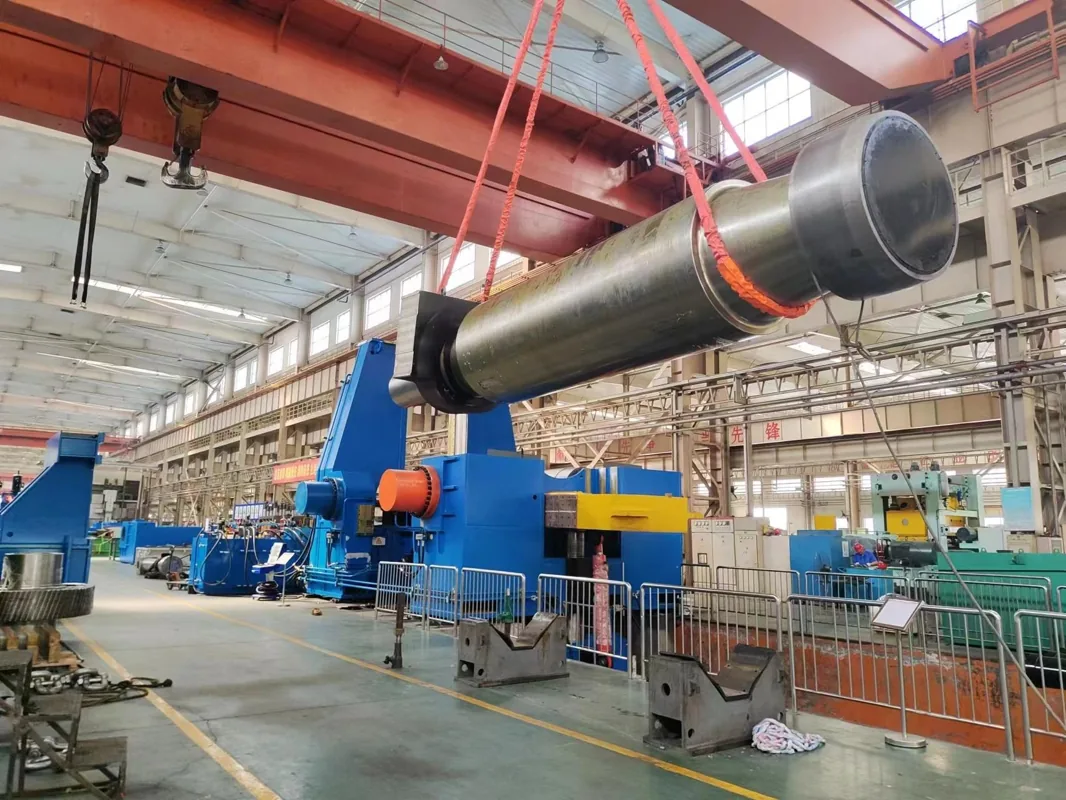Double Curvature Plate Rolling Machine equipment application at Hualu Equipment