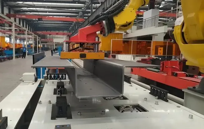 Automatic Plate Feeding Cutting Line equipment application at Hualu Equipment